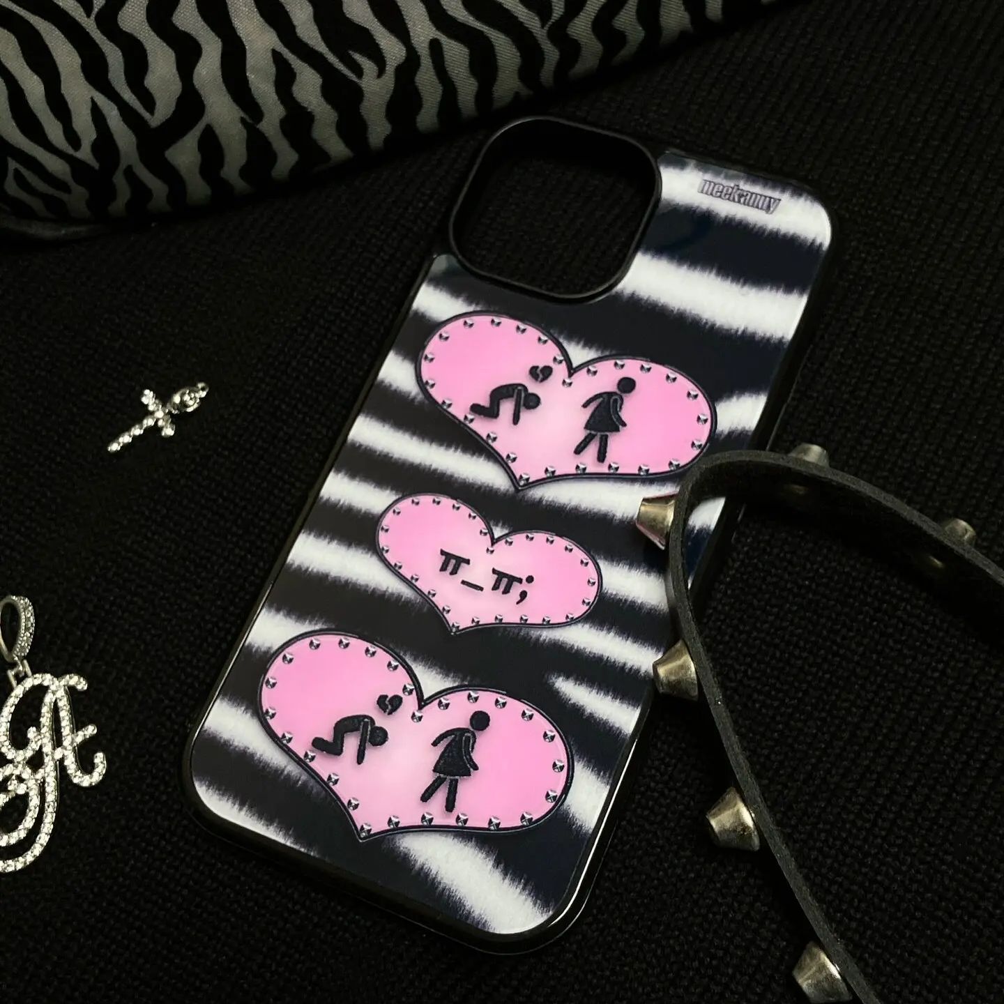 Niş Kişilik Siyah ve Pembe Aşk - Phone Cases Personalised incelemesi ve fiyatı