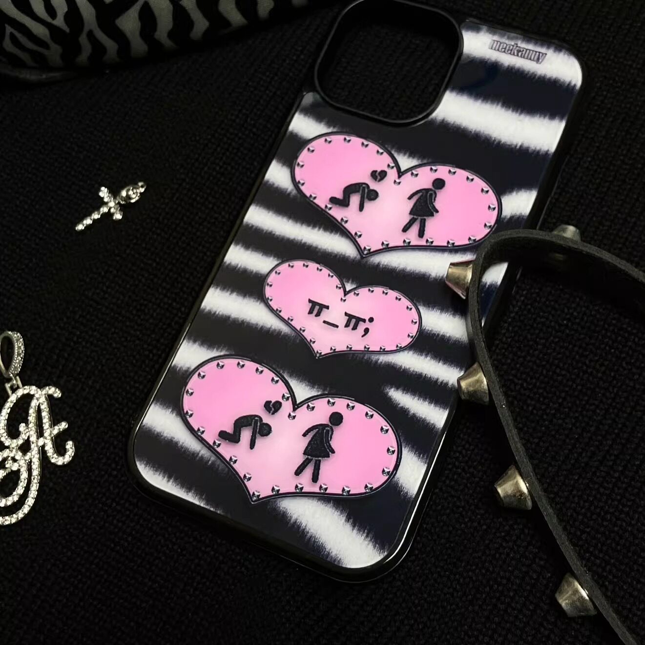 Niş Kişilik Siyah ve Pembe Aşk - Phone Cases Personalised incelemesi ve fiyatı